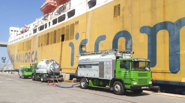 Servicios de limpieza naval para depósitos y tanques de barcos · Hydroclean Solutions SL