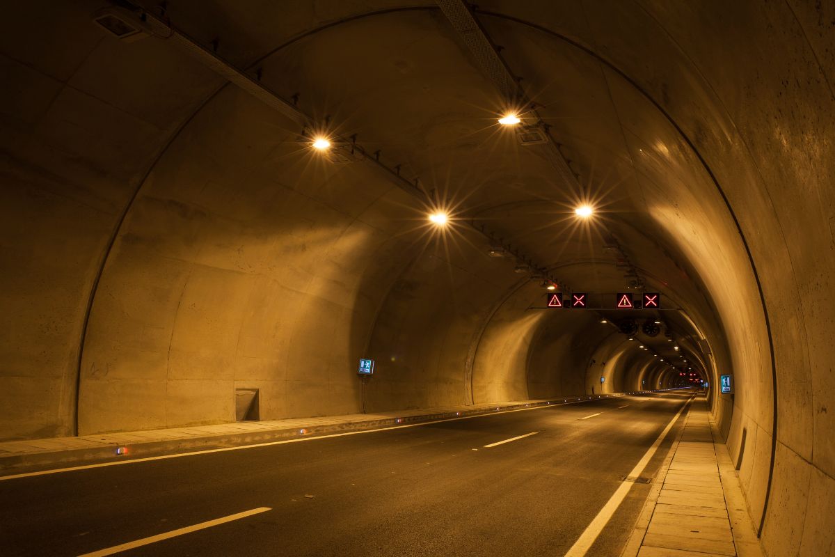 Limpieza de estructuras verticales en túneles e infraestructuras
