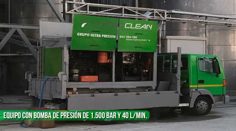 Vehículo y remolque con bombas de presión para trabajos industriales · Limpieza industrial Barcelona